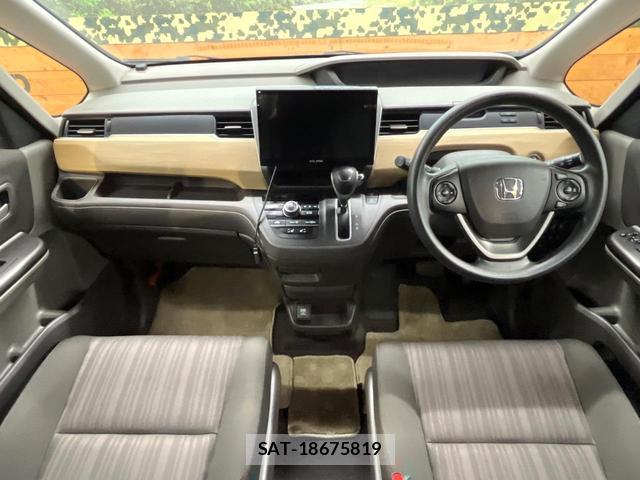 Honda FREED 2017-09 8284579-1