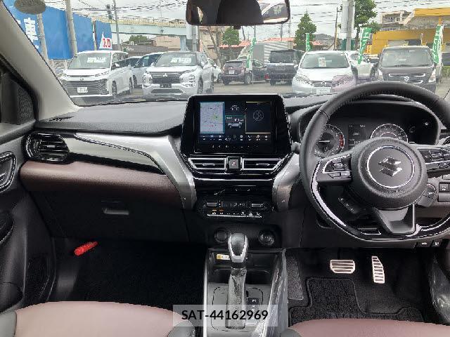 Suzuki Fronx 2024-10 8285591-7