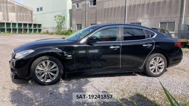 Nissan FUGA HYBRID 2011-08 8281851-3