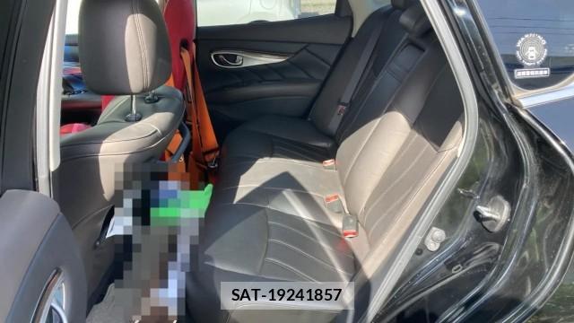 Nissan FUGA HYBRID 2011-08 8281851-6