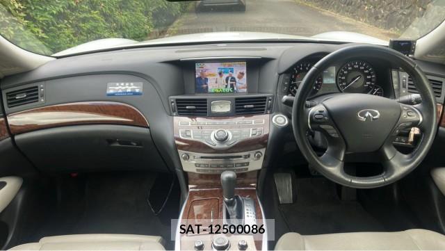Nissan FUGA HYBRID 2016-01 8282173-2
