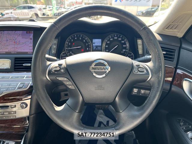 Nissan FUGA 2013-10 8279434-10