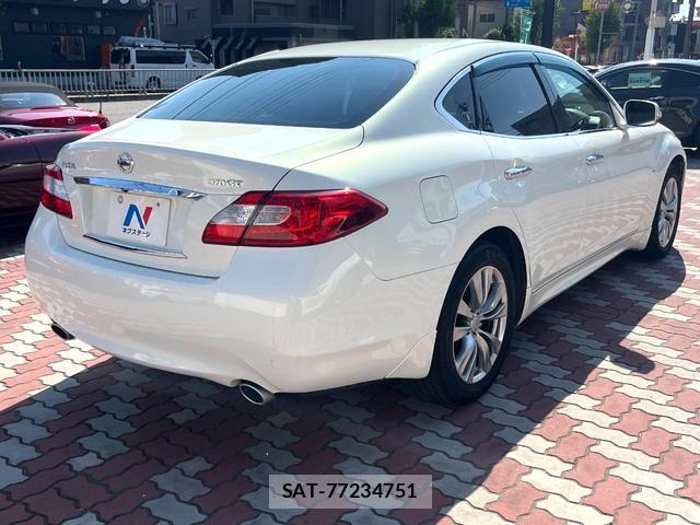 Nissan FUGA 2013-10 8279434-16