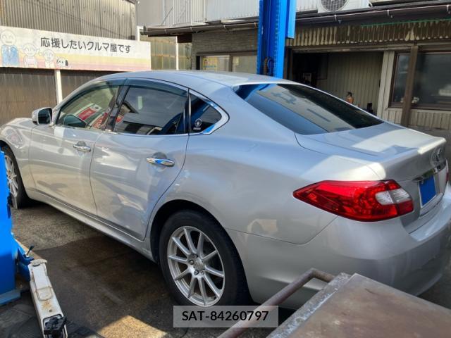 Nissan FUGA 2012-03 8279630-5