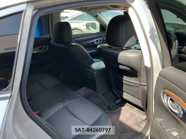 Nissan FUGA 2012-03 8279630-9