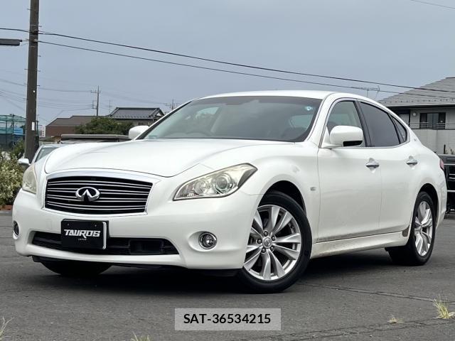 Nissan FUGA 2011-06 8283117-1