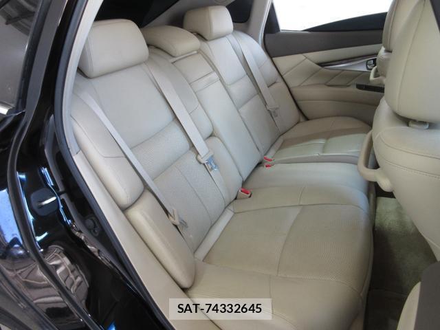 Nissan FUGA 2009-12 8285125-12