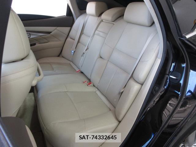 Nissan FUGA 2009-12 8285125-16