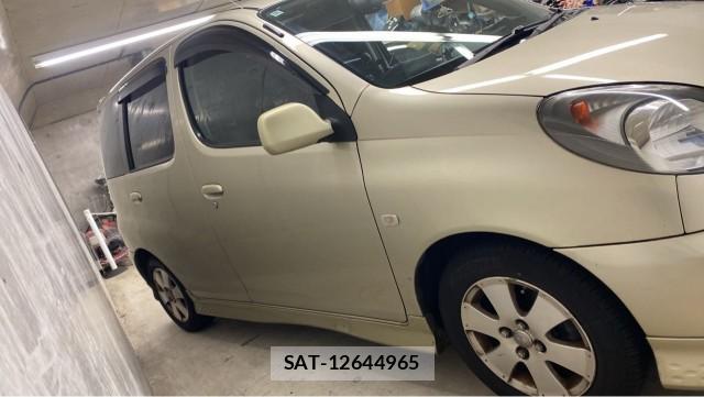Toyota FUN CARGO 2002-03 8281696-3