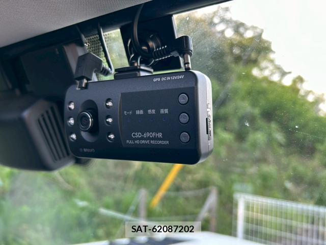 Mercedes Benz G-CLASS 2012-11 8284038-9