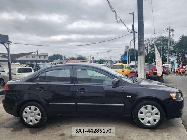 Mitsubishi GALANT FORTIS 2009-08 8284122-3
