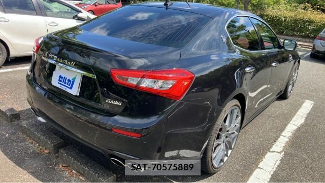 Maserati GHIBLI 2015-01 8282156-12