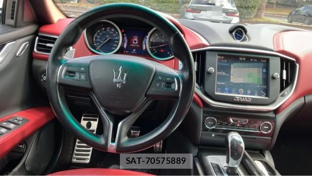 Maserati GHIBLI 2015-01 8282156-16