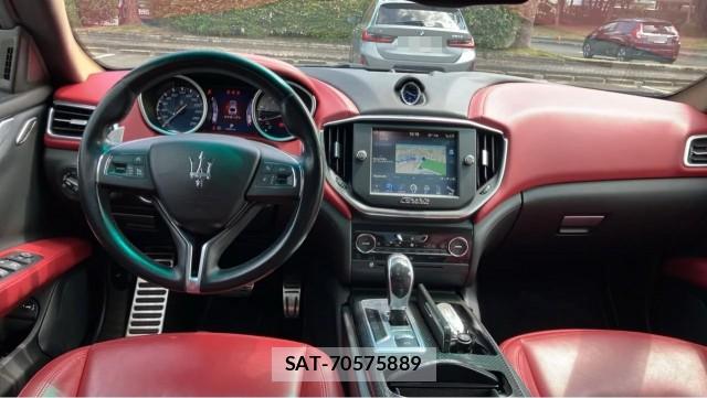 Maserati GHIBLI 2015-01 8282156-2