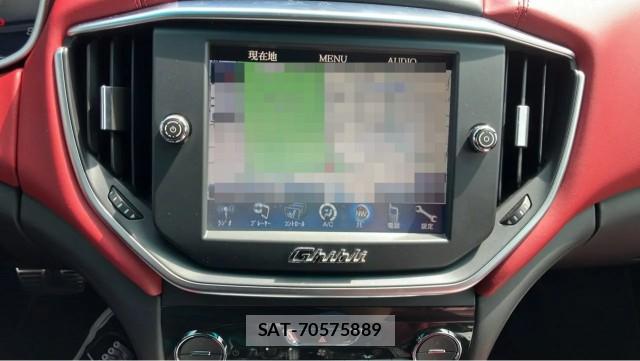 Maserati GHIBLI 2015-01 8282156-4