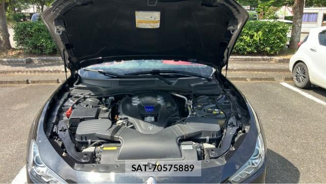 Maserati GHIBLI 2015-01 8282156-7