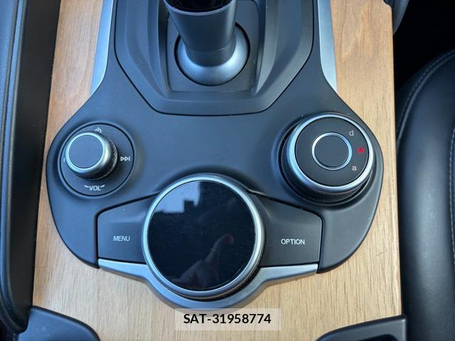 ALFA ROMEO Giulia 2019-05 8284041-5