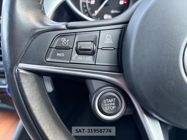 ALFA ROMEO Giulia 2019-05 8284041-6