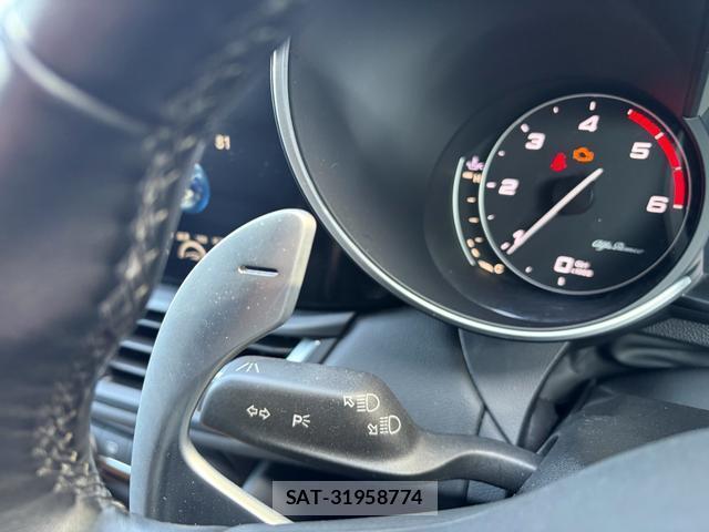 ALFA ROMEO Giulia 2019-05 8284041-8