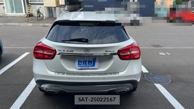 Mercedes Benz GLA-CLASS 2014-07 8282090-1