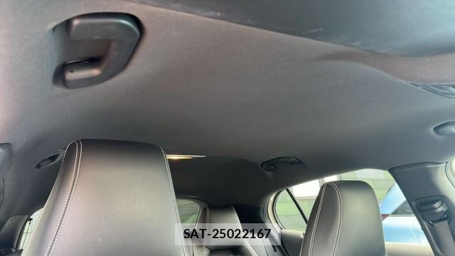 Mercedes Benz GLA-CLASS 2014-07 8282090-15