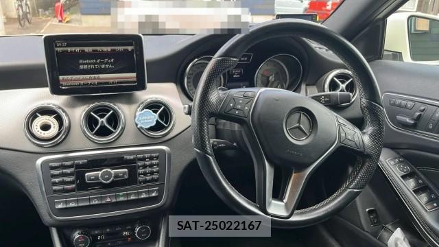 Mercedes Benz GLA-CLASS 2014-07 8282090-16
