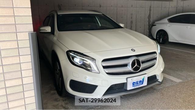 Mercedes Benz GLA-CLASS 2014-08 8282204-11