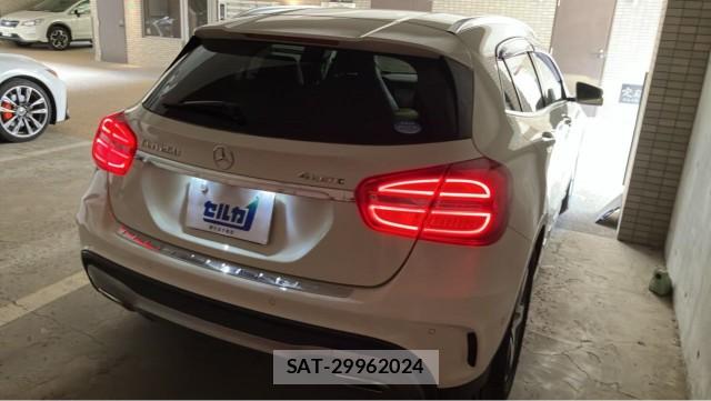 Mercedes Benz GLA-CLASS 2014-08 8282204-12