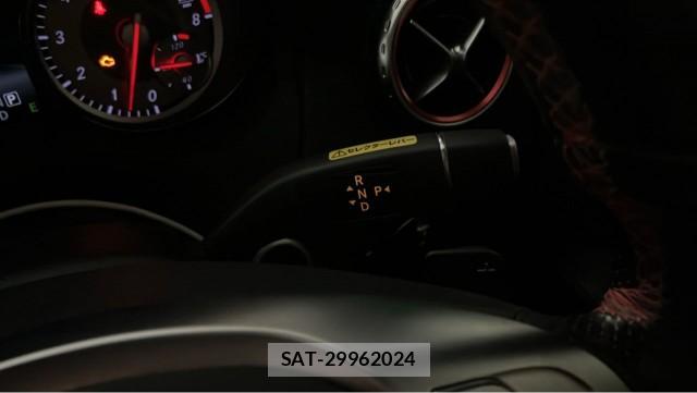 Mercedes Benz GLA-CLASS 2014-08 8282204-14