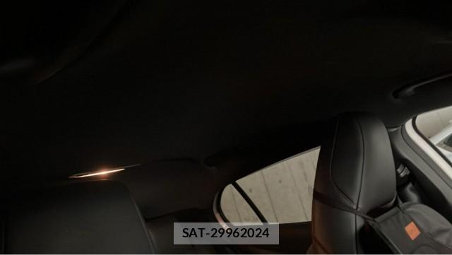 Mercedes Benz GLA-CLASS 2014-08 8282204-15