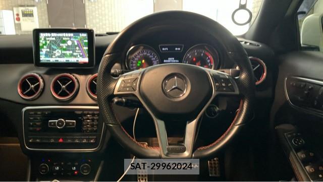 Mercedes Benz GLA-CLASS 2014-08 8282204-16