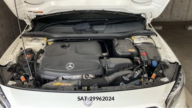 Mercedes Benz GLA-CLASS 2014-08 8282204-7
