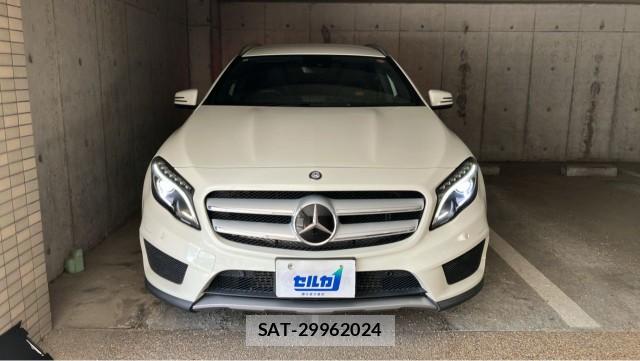 Mercedes Benz GLA-CLASS 2014-08 8282204-9