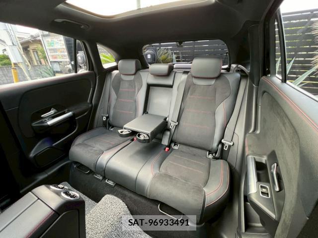 Mercedes Benz GLA-CLASS 2020-07 8282538-14