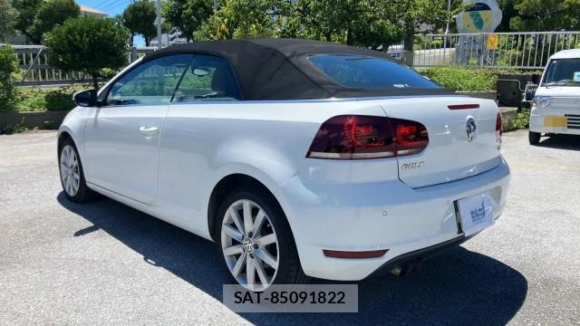 VolksWagen GOLF 2012-01 8281412-12