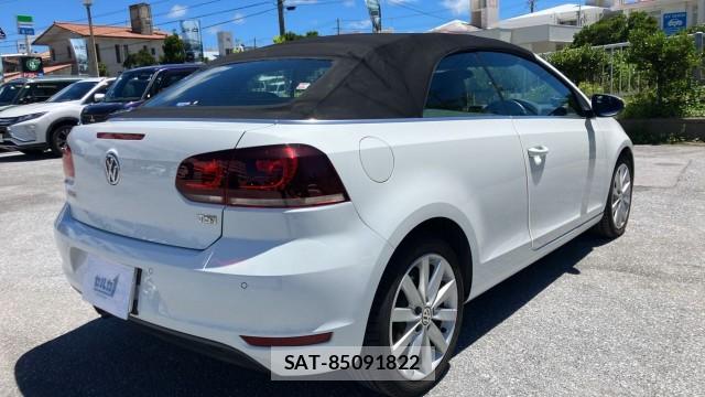 VolksWagen GOLF 2012-01 8281412-13