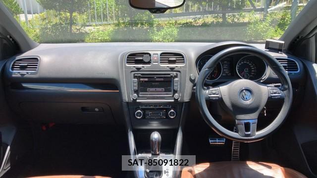 VolksWagen GOLF 2012-01 8281412-2
