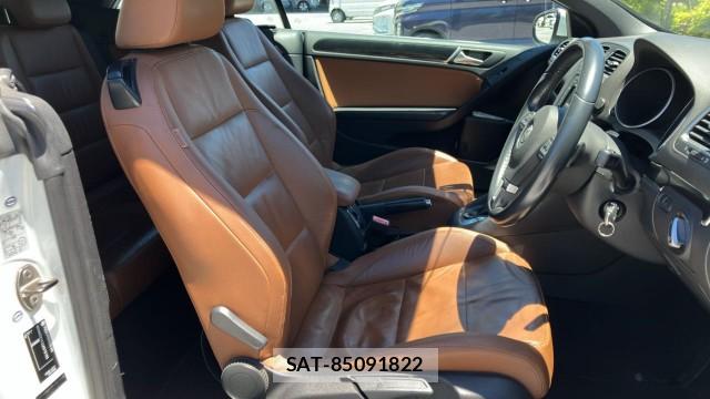 VolksWagen GOLF 2012-01 8281412-5