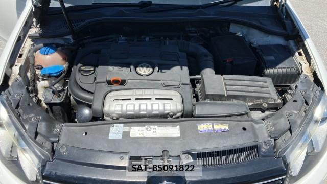 VolksWagen GOLF 2012-01 8281412-7