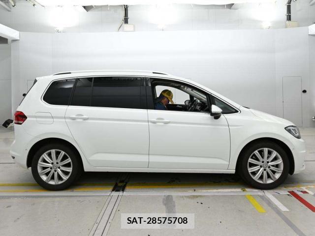 VolksWagen GOLF TOURAN 2017-10 8278920-9