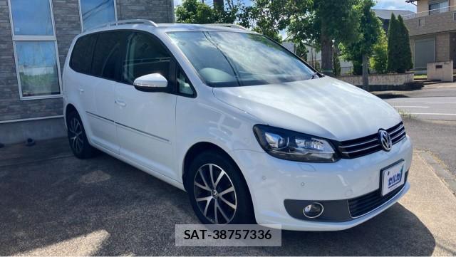 VolksWagen GOLF TOURAN 2015-12 8282171-11