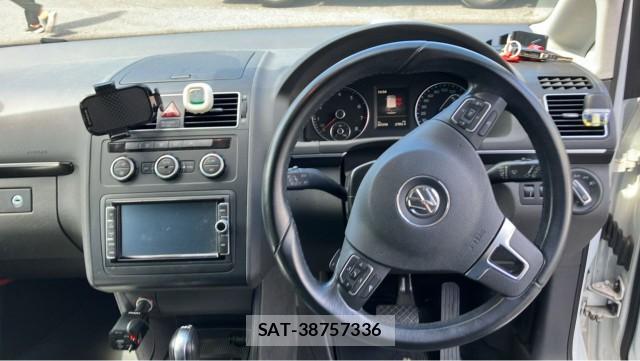 VolksWagen GOLF TOURAN 2015-12 8282171-16