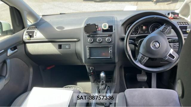VolksWagen GOLF TOURAN 2015-12 8282171-2