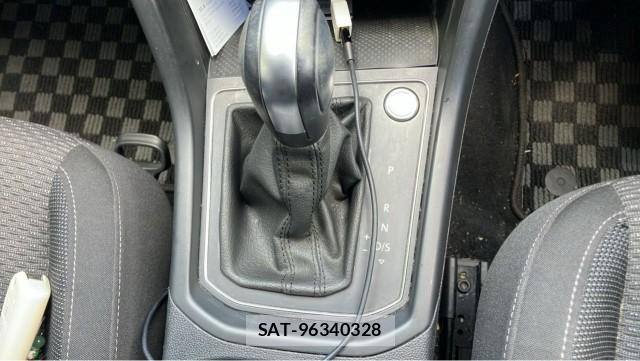 VolksWagen GOLF TOURAN 2022-10 8282240-13
