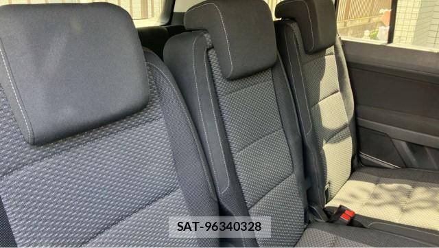 VolksWagen GOLF TOURAN 2022-10 8282240-5