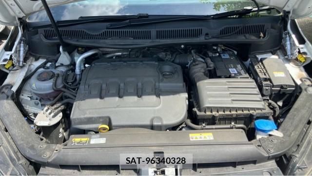 VolksWagen GOLF TOURAN 2022-10 8282240-6