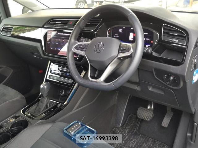 VolksWagen GOLF TOURAN 2023-11 8284686-2