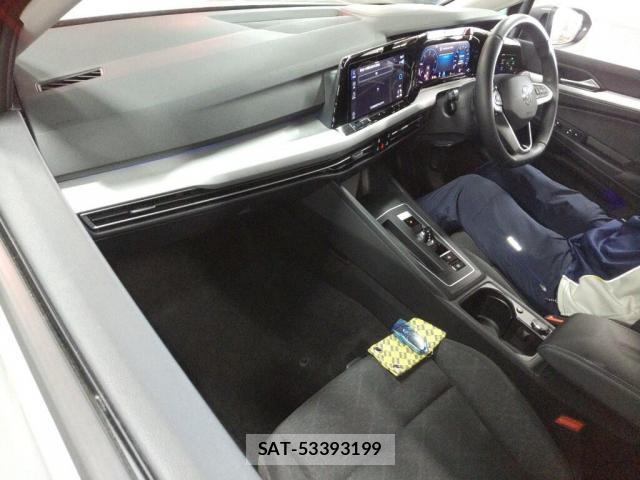 VolksWagen GOLF 2023-06 8278905-2