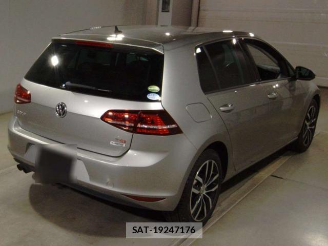 VolksWagen GOLF 2017-04 8278908-10