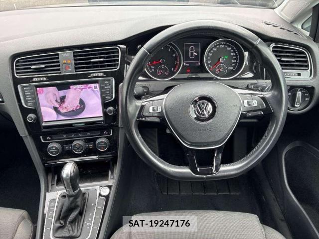 VolksWagen GOLF 2017-04 8278908-2
